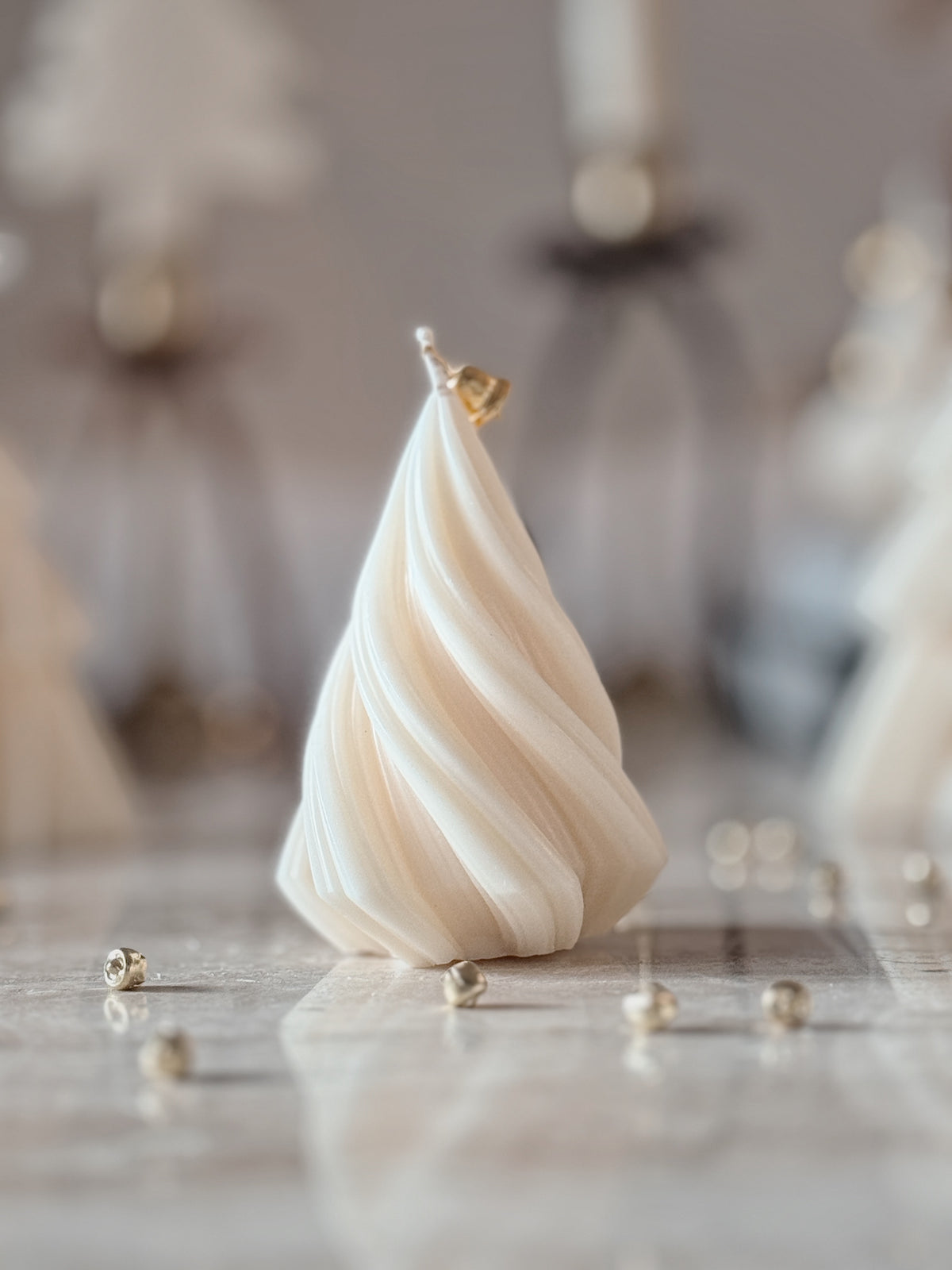 SWIRL CHRISTMAS TREE • Sculptural Candle