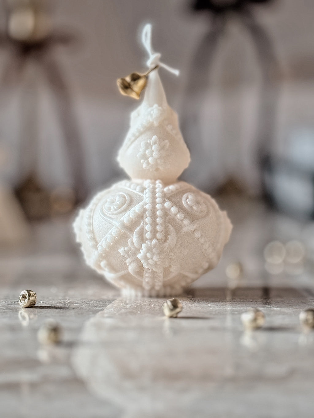 CHRISTMAS BAUBLES • Sculptural Candle